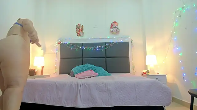 Snapshot of Aslhyn_Gomez chatting on December 13, 11:17 pm Aslhyn Gomez online show from December 13, 11:17 pm