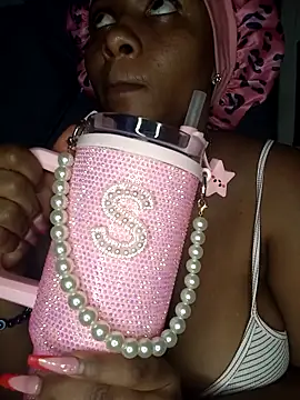 CocoBootyyy online show from December 3, 1:02 am