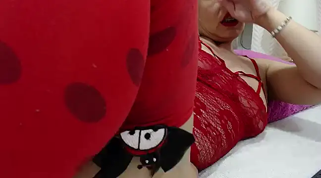 KasandraPhillips online show from February 4, 8:38 pm