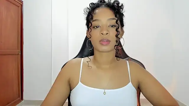 Snapshot of avellanatammy chatting on October 14, 2:45 am avellanatammy online show from October 14, 2:45 am