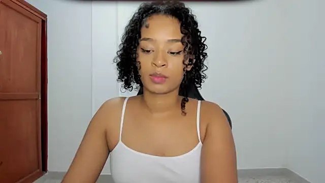 Snapshot of avellanatammy chatting on November 14, 1:04 am avellanatammy online show from November 14, 1:04 am