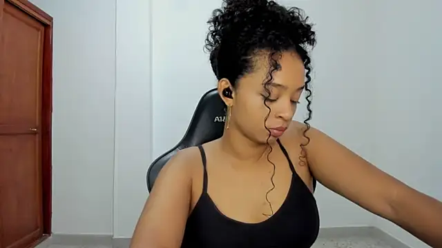 Snapshot of avellanatammy chatting on November 20, 2:12 am avellanatammy online show from November 20, 2:12 am