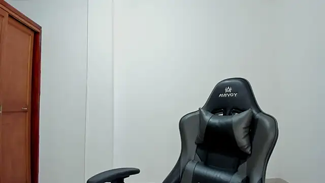 Snapshot of avellanatammy chatting on November 23, 2:33 am avellanatammy online show from November 23, 2:33 am