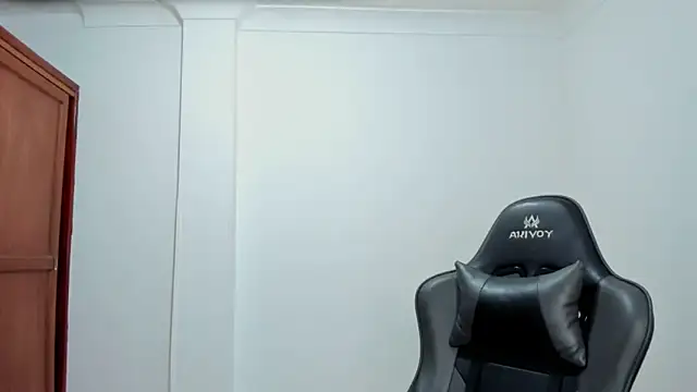 Snapshot of avellanatammy chatting on November 25, 1:16 am avellanatammy online show from November 25, 1:16 am