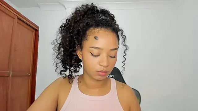 Snapshot of avellanatammy chatting on November 27, 1:40 am avellanatammy online show from November 27, 1:40 am