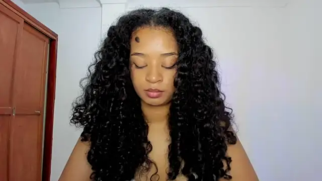 Snapshot of avellanatammy chatting on November 28, 2:25 am avellanatammy online show from November 28, 2:25 am