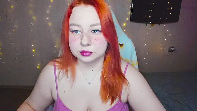 Snapshot of Milafoxxxy chatting on February 23, 8:22 am Milafoxxxy online show from February 23, 8:22 am