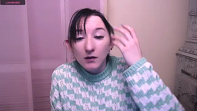 AmandaSell online show from December 9, 1:45 pm