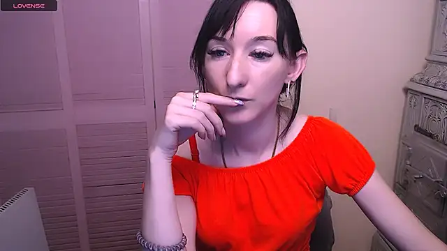 AmandaSell online show from December 12, 10:45 am