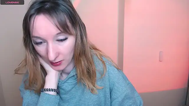 Snapshot of AmandaSell chatting on February 10, 9:24 am AmandaSell online show from February 10, 9:24 am