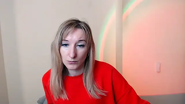 Snapshot of AmandaSell chatting on April 24, 7:00 am AmandaSell online show from April 24, 7:00 am