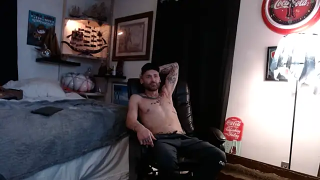 Snapshot of ShiaWay chatting on February 8, 11:22 am ShiaWay online show from February 8, 11:22 am