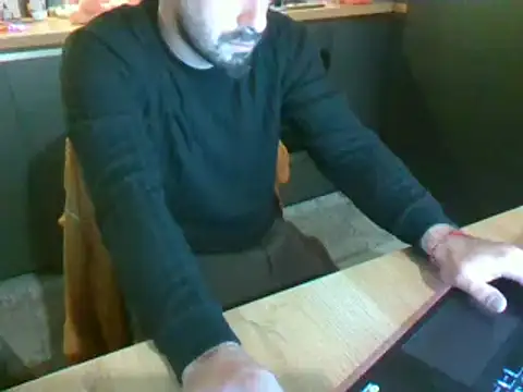 Snapshot of giorgakaci69 chatting on December 2, 1:47 am giorgakaci69 online show from December 2, 1:47 am