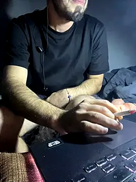 Snapshot of giorgakaci69 chatting on November 5, 12:32 am giorgakaci69 online show from November 5, 12:32 am