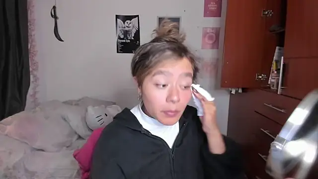 Snapshot of StephaniFox chatting on February 17, 5:37 am StephaniFox online show from February 17, 5:37 am