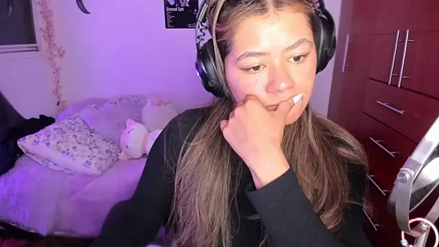 Snapshot of StephaniFox chatting on March 16, 11:31 pm StephaniFox online show from March 16, 11:31 pm