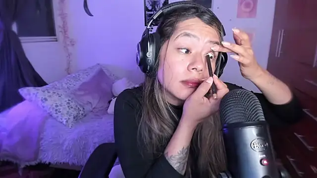 Snapshot of StephaniFox chatting on March 21, 3:44 am StephaniFox online show from March 21, 3:44 am