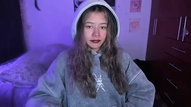 Snapshot of StephaniFox chatting on March 22, 12:36 am StephaniFox online show from March 22, 12:36 am