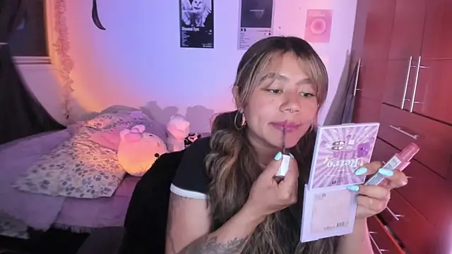 Snapshot of StephaniFox chatting on March 31, 1:18 am StephaniFox online show from March 31, 1:18 am