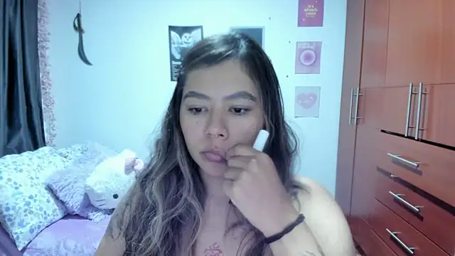 Snapshot of StephaniFox chatting on April 7, 11:26 pm StephaniFox online show from April 7, 11:26 pm