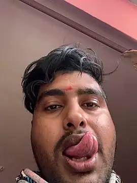 Snapshot of SweetFatBoy chatting on March 11, 11:44 am SweetFatBoy online show from March 11, 11:44 am