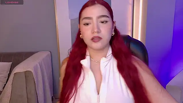 ViolettCastel online show from November 13, 7:13 pm