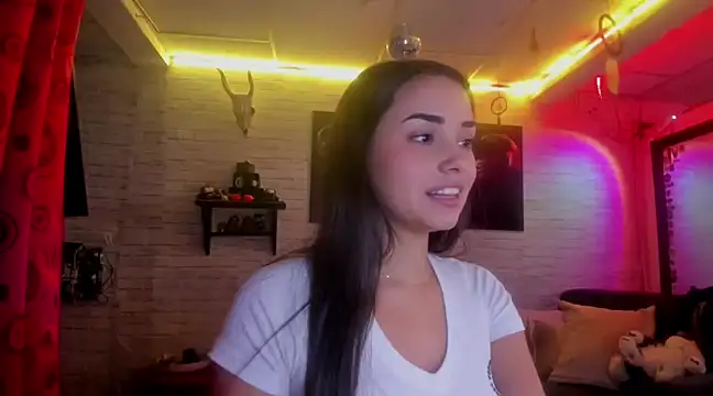 Kimmymadison- online show from December 16, 8:05 pm