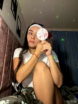 Kimmymadison- online show from October 31, 1:28 am