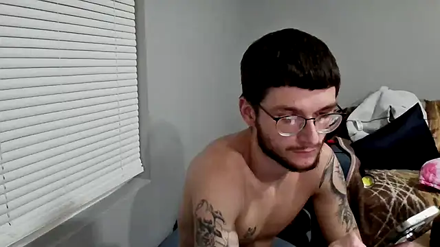 hungkubenski online show from December 2, 2:17 am