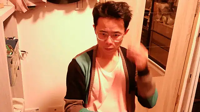 Snapshot of ker1ker chatting on March 17, 3:29 pm ker1ker online show from March 17, 3:29 pm