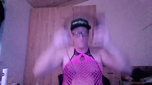 Snapshot of Bigthroaterboy chatting on October 12, 1:43 pm Bigthroaterboy online show from October 12, 1:43 pm