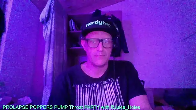 Snapshot of Bigthroaterboy chatting on October 23, 8:18 pm Bigthroaterboy online show from October 23, 8:18 pm