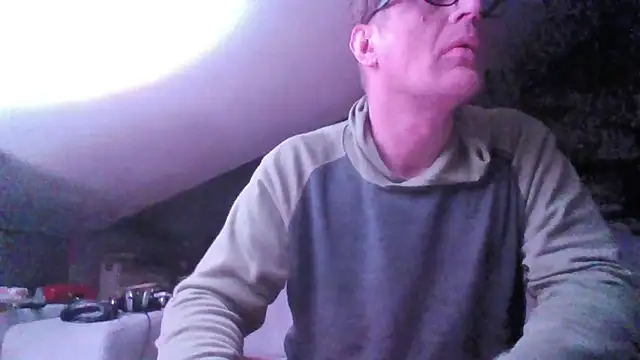 Snapshot of Bigthroaterboy chatting on October 26, 5:08 pm Bigthroaterboy online show from October 26, 5:08 pm