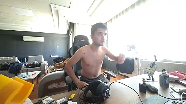 Snapshot of istebenboylebiradamim chatting on November 9, 10:57 am istebenboylebiradamim online show from November 9, 10:57 am