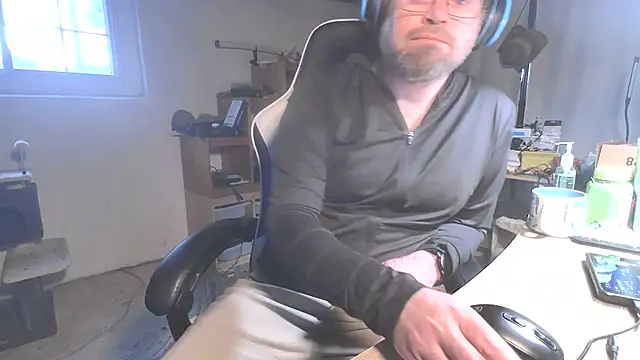 MagnusCockus online show from March 27, 12:05 pm