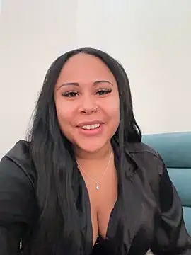 Snapshot of HaileyDiana chatting on February 15, 12:01 pm HaileyDiana online show from February 15, 12:01 pm