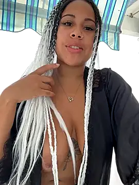 Snapshot of HaileyDiana chatting on September 9, 9:20 am HaileyDiana online show from September 9, 9:20 am