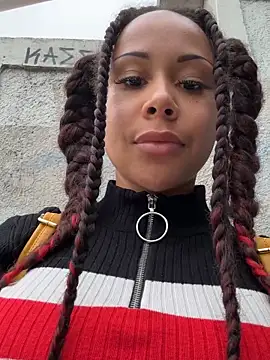 HaileyDiana online show from March 18, 3:04 pm