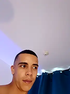 Snapshot of Restrepo300 chatting on March 20, 7:08 pm Restrepo300 online show from March 20, 7:08 pm