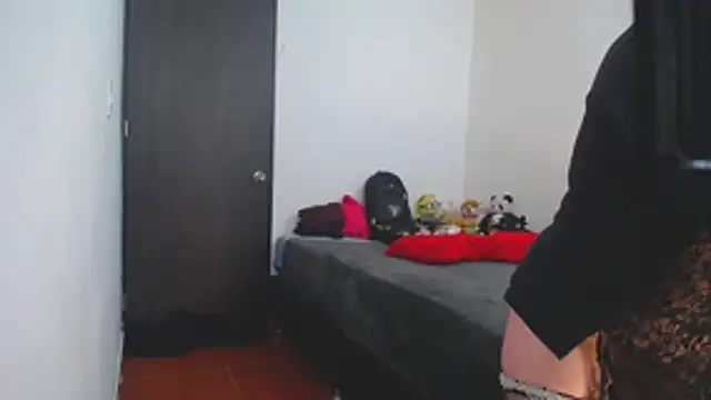 lili peach online show from April 23, 9:39 pm