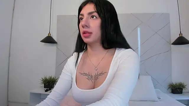 ANTONELLA  ROUSE  online show from April 7, 7:47 pm