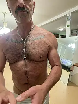 Snapshot of DaddySnowXX chatting on May 12, 3:58 am DaddySnowXX online show from May 12, 3:58 am