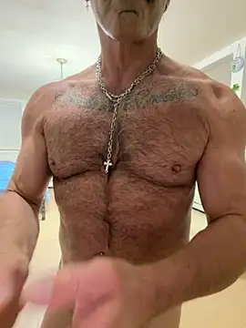 Snapshot of DaddySnowXX chatting on May 13, 2:53 am DaddySnowXX online show from May 13, 2:53 am