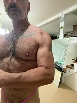 Snapshot of DaddySnowXX chatting on May 14, 4:30 am DaddySnowXX online show from May 14, 4:30 am