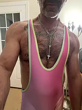 Snapshot of DaddySnowXX chatting on May 28, 2:20 am DaddySnowXX online show from May 28, 2:20 am
