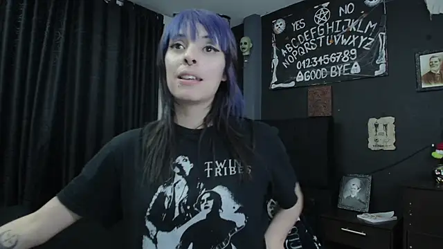 Snapshot of Goddess_Mortem chatting on December 30, 1:26 am Goddess Mortem online show from December 30, 1:26 am