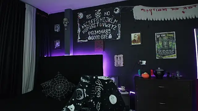 Snapshot of Goddess_Mortem chatting on January 30, 12:18 am Goddess Mortem online show from January 30, 12:18 am