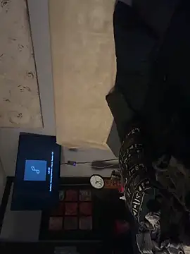 Snapshot of trash4cash chatting on February 25, 4:16 pm trash4cash online show from February 25, 4:16 pm