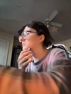 Snapshot of YandereDemon chatting on November 16, 8:25 pm YandereDemon online show from November 16, 8:25 pm