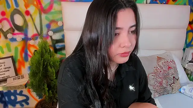 Liana Bernocchi online show from November 19, 8:20 pm